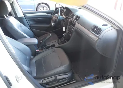 2015 Volkswagen Passat 1.8T Wolfsburg Edition из США, поврежденный, VIN 1VWAT7A3XFC059770